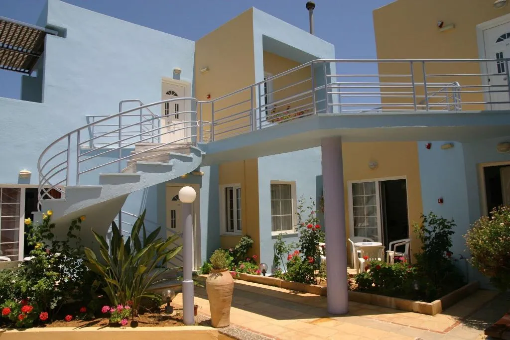 Room, Futura, Crete