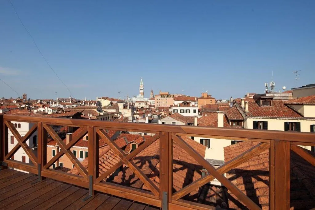 General view, Palazzo Pianca, Venice