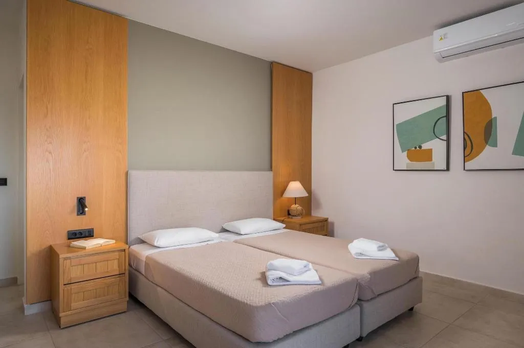 Room, Petritos Rooms And Studios, Crete