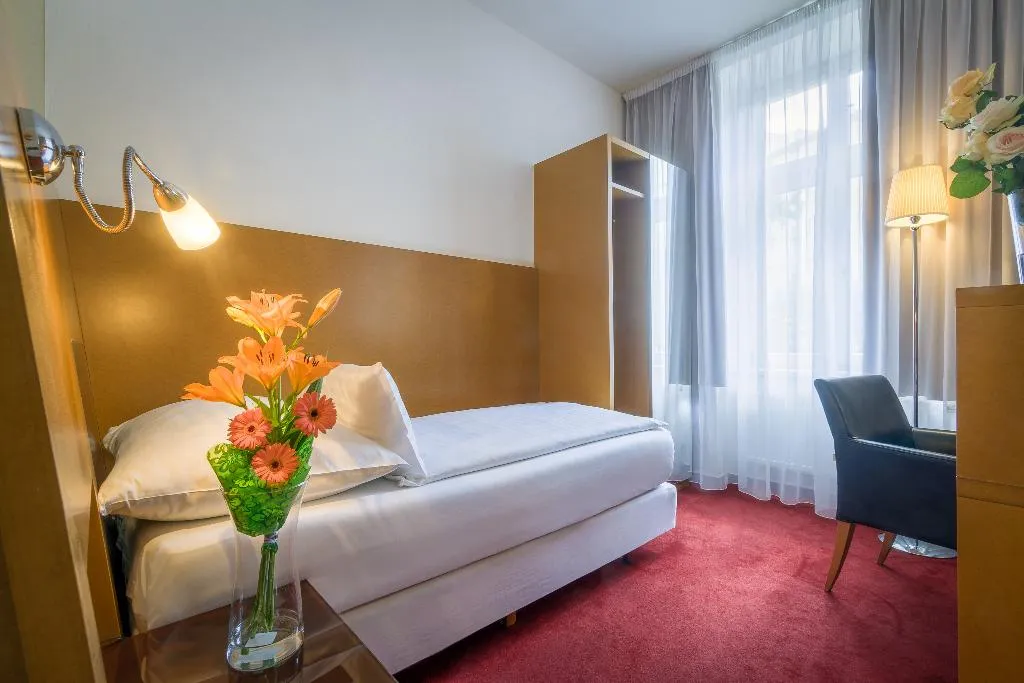 SINGLE STANDARD Room, Theatrino Hotel, Prague