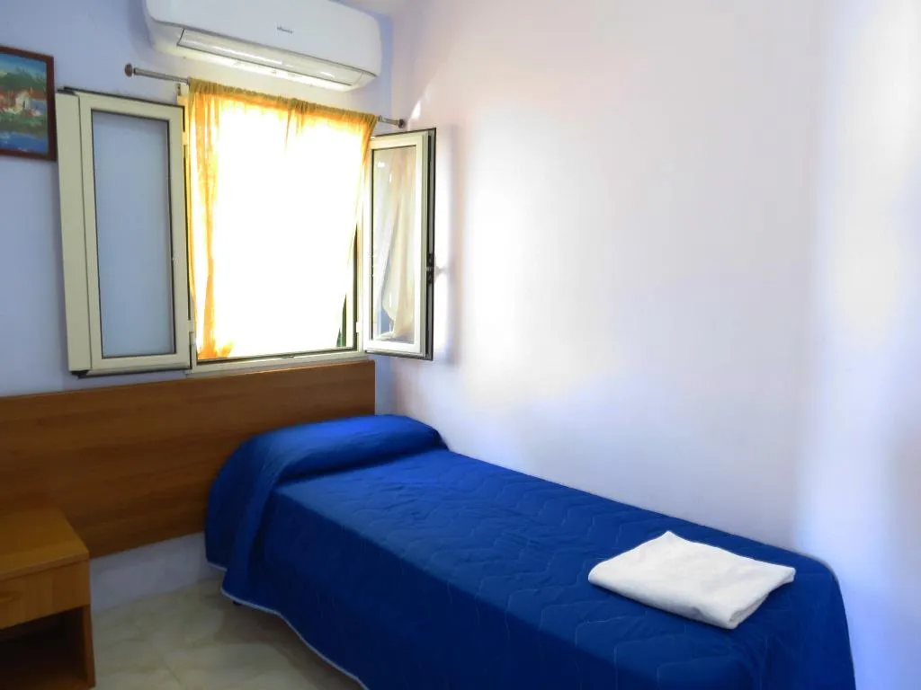 CHALET CAPACITY 3 Room, Baia Serena, Naples