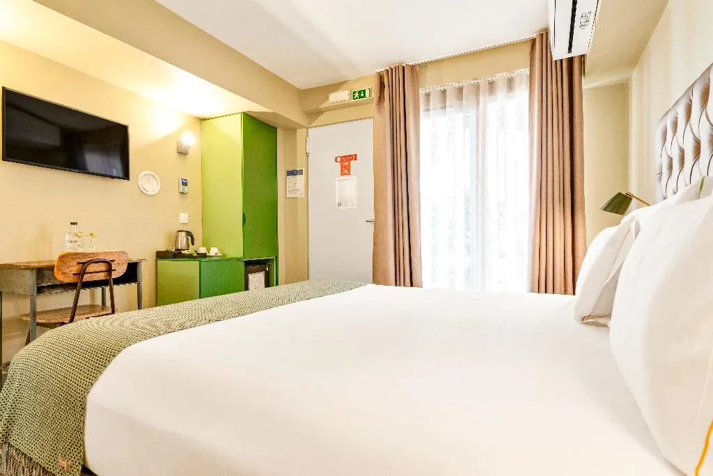 DOUBLE CLASSIC QUEEN BED Room, Jardim Da Lapa By Shiadu, Lisbon