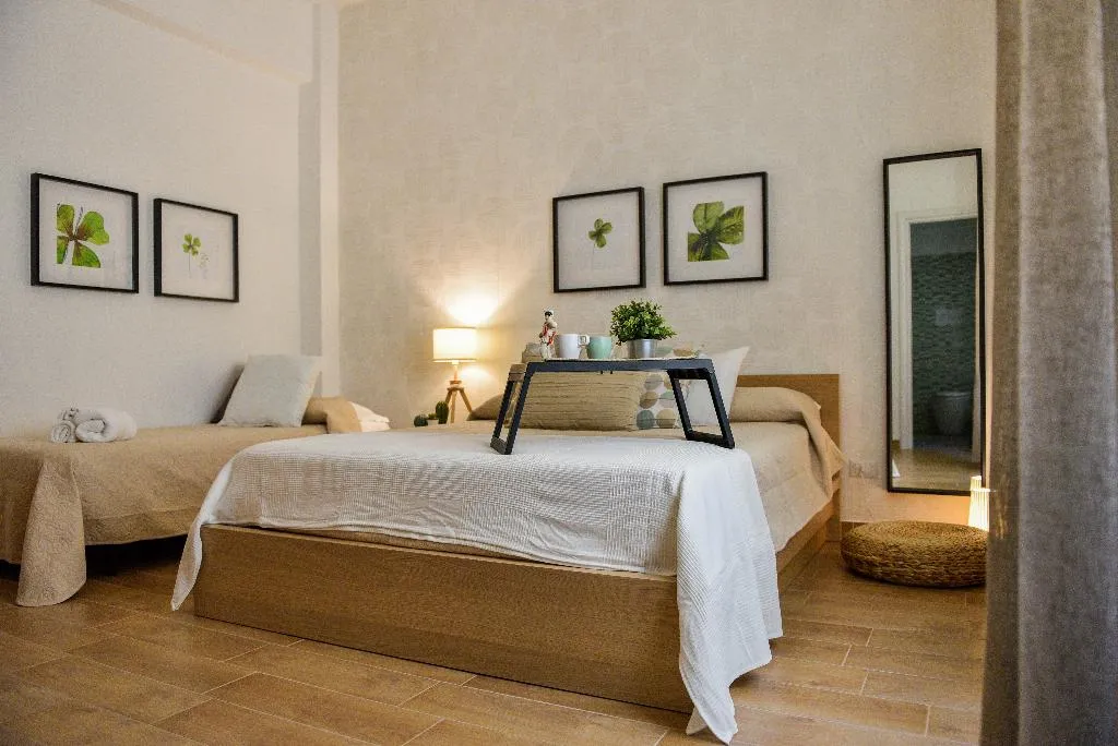 DOUBLE SUPERIOR Room, B&B Portafortuna Lucky Charm, Naples