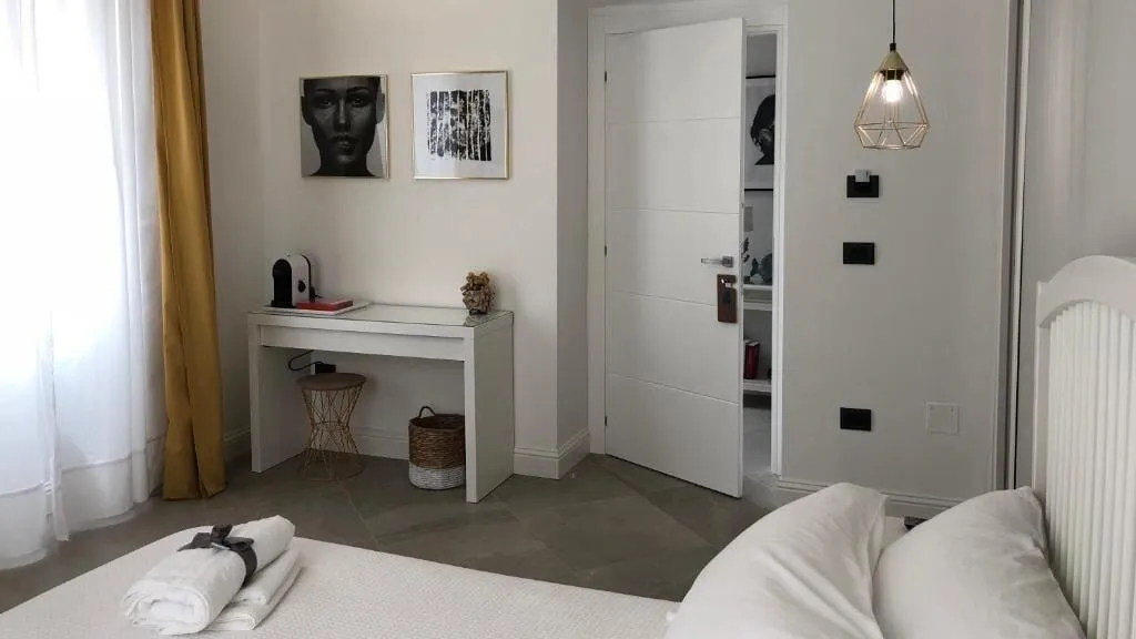 Room, Spigolehouse, Catania