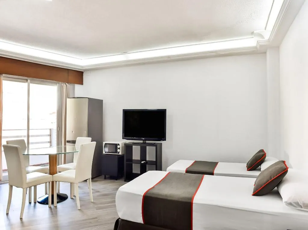Room, Hello Feria, Madrid