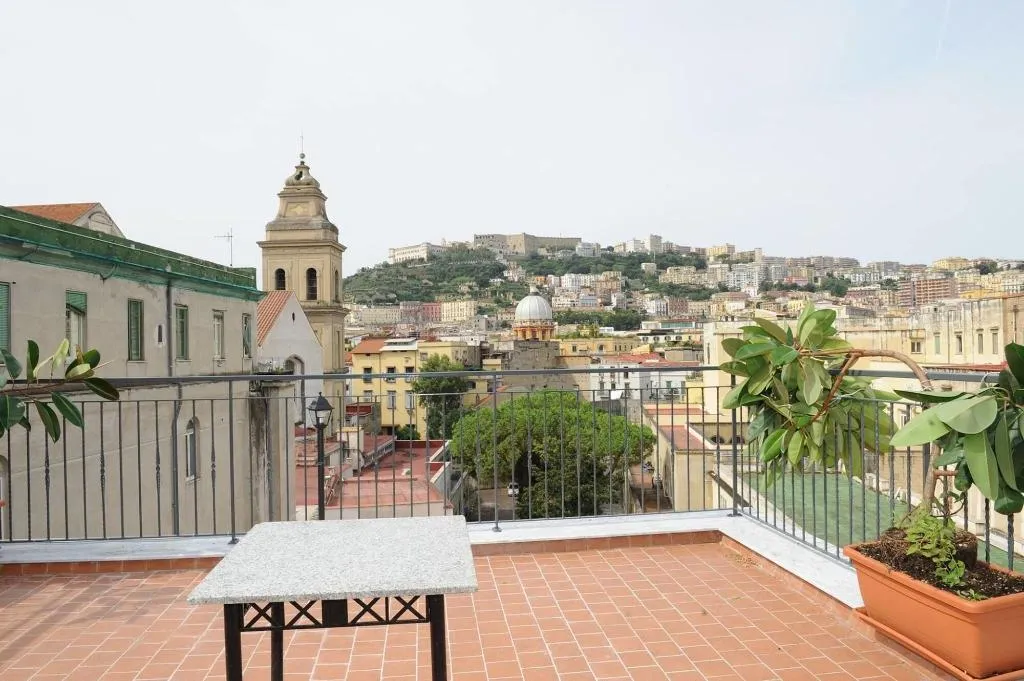 Terrace, Come D'Incanto a Napoli, Naples