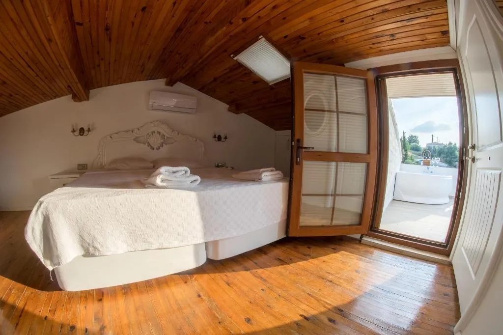 DOUBLE WITH JACUZZI Room, Bugra Alacati - Adults Only, Izmir