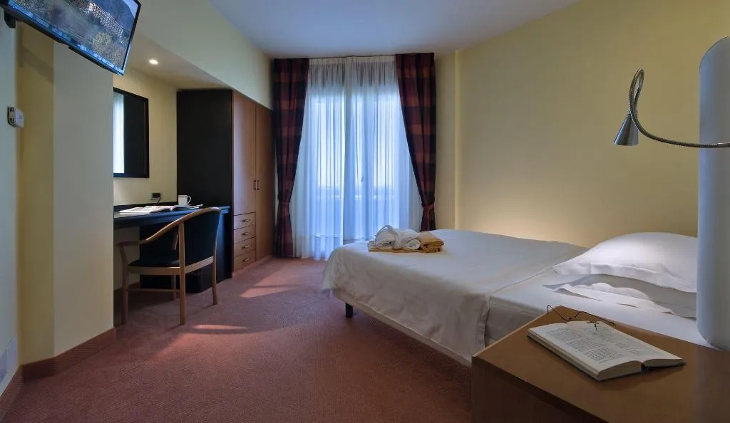 SINGLE CLASSIC Room, Hotel Terme Leonardo, Venice