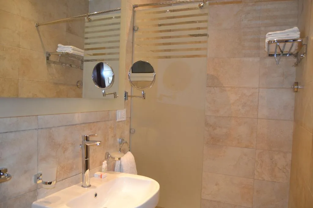 TRIPLE DELUXE Room, Omar El Khayam Al Minya Hotel Luxury Accommodation, Cairo