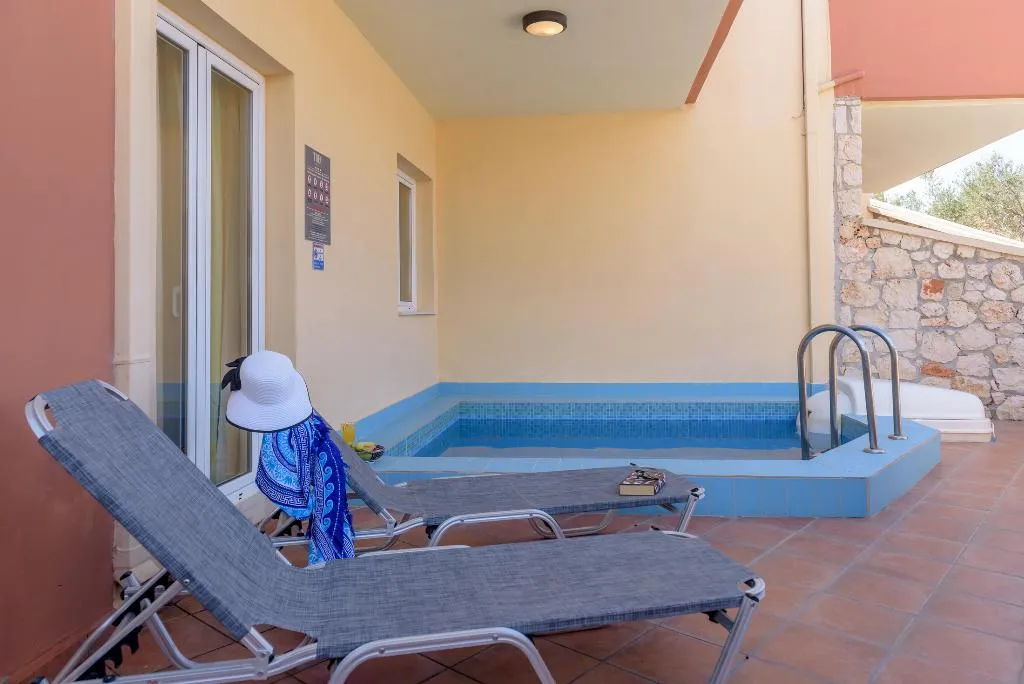 SUITE WITH PRIVATE POOL Room, Theo Hotel, Crete