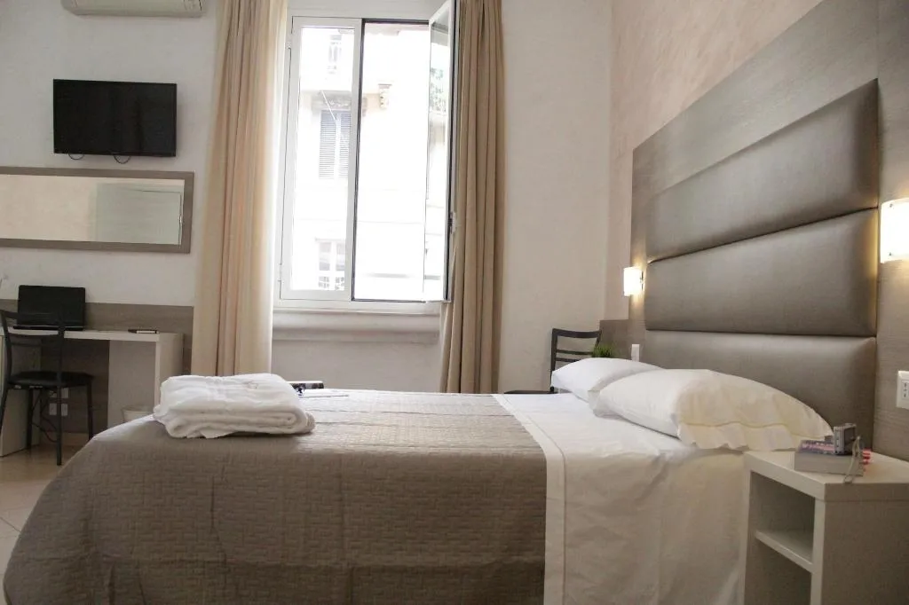 Room, Hotel Siro, Milan