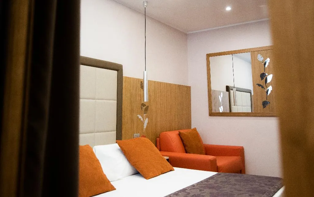TRIPLE STANDARD Room, Giolli Nazionale, Rome