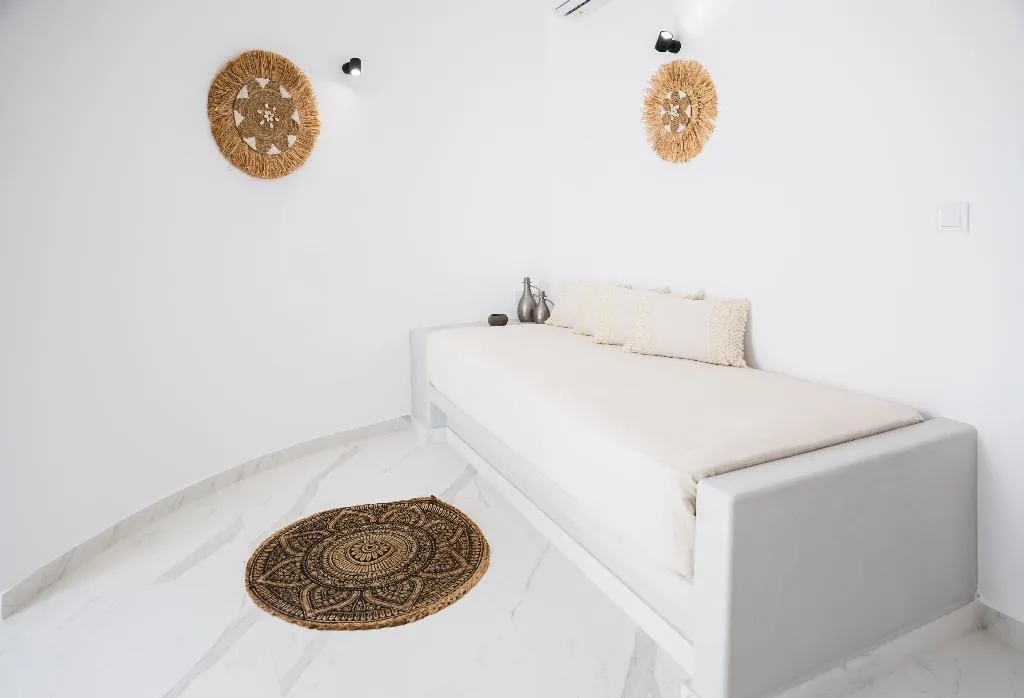 SUITE TWO BEDROOMS TWO BATHROOMS Room, Kýma Perissa, Santorini