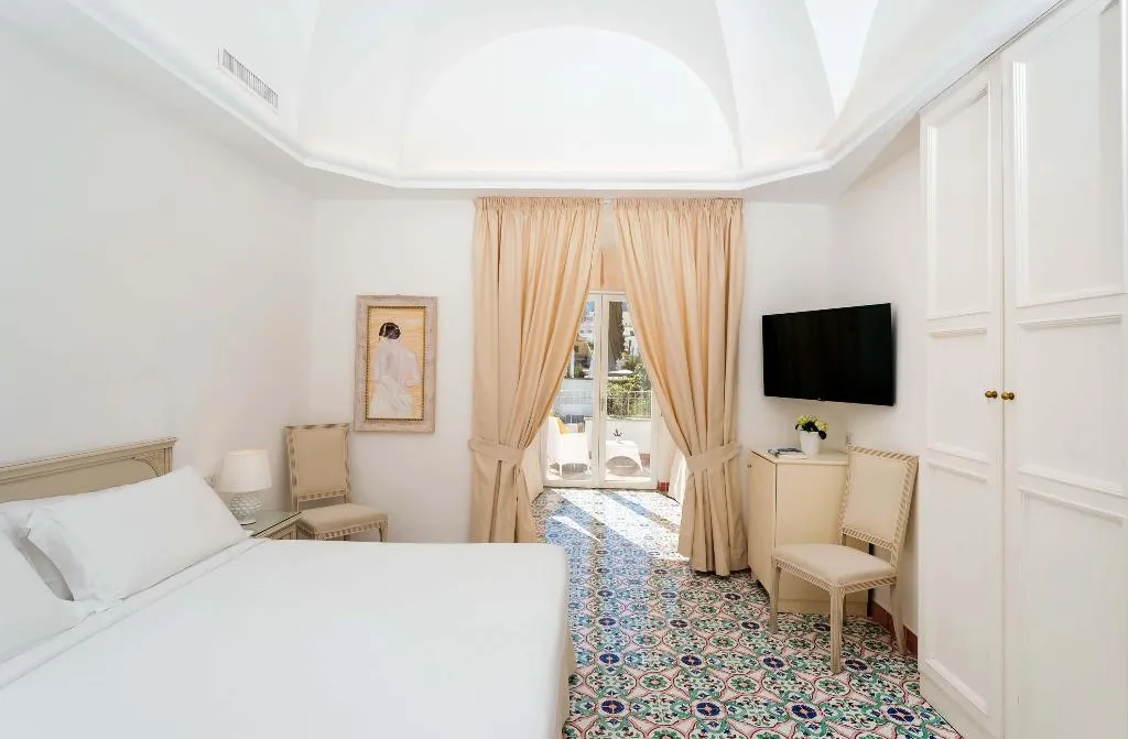 FAMILY ROOM STANDARD Room, Hotel Syrene Capri, Naples
