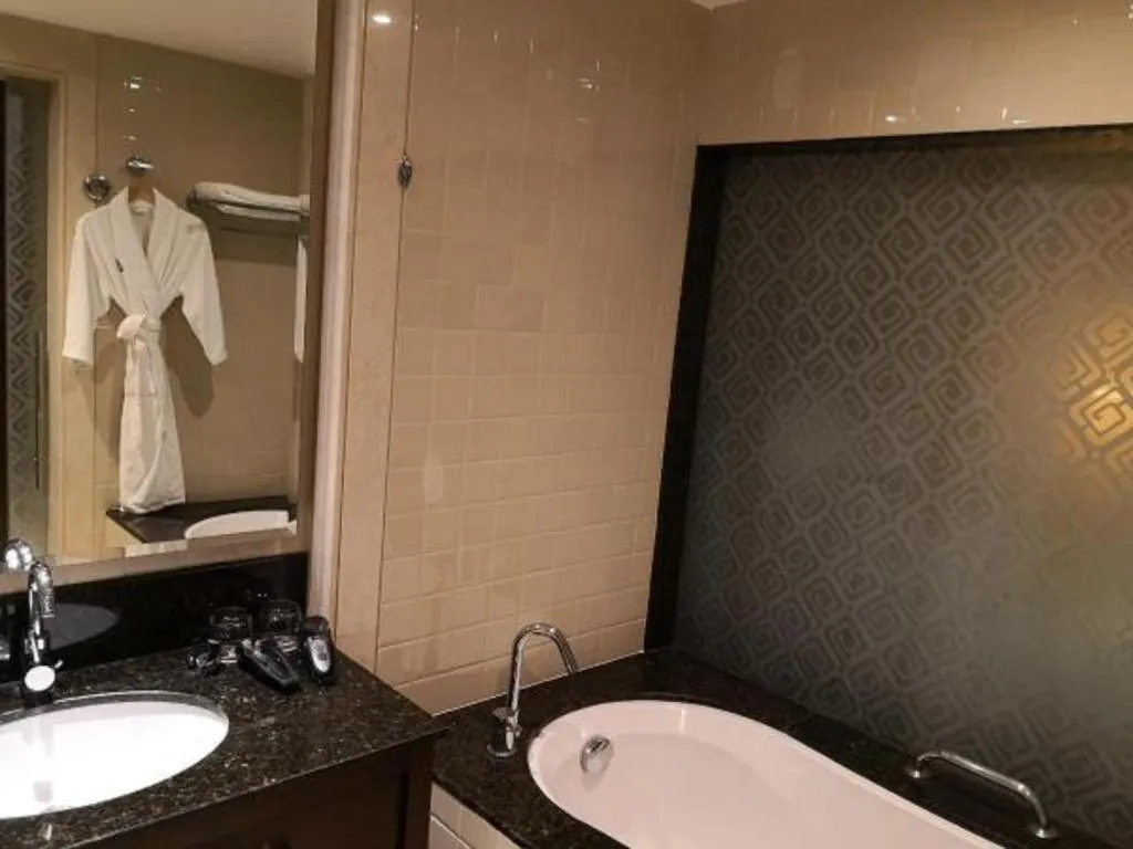 Double or Twin DELUXE Room, Asiana Hotel Dubai, Dubai