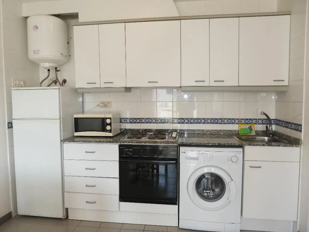 APARTMENT CAPACITY 6 TWO BEDROOMS Room, Apartamentos Font Nova 3000, Valencia