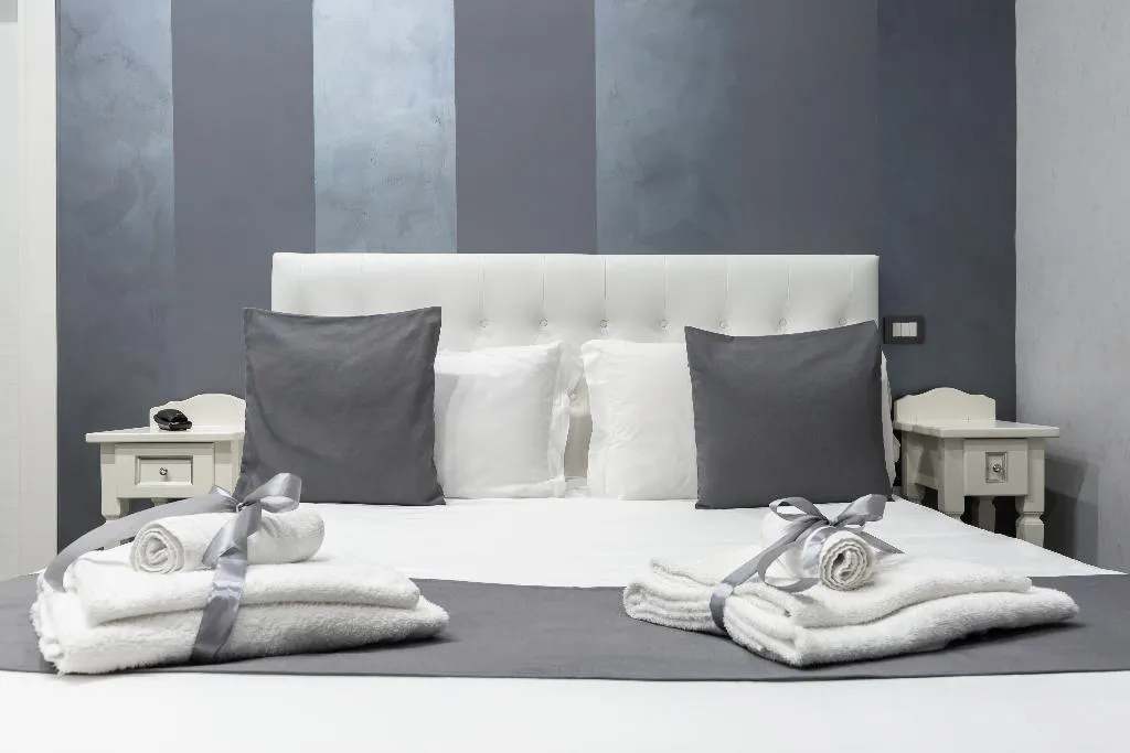 TRIPLE STANDARD Room, Hotel Palace Napoli, Naples