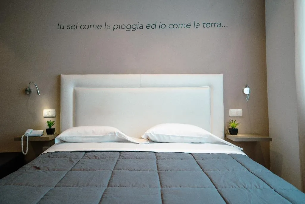 TRIPLE DELUXE Room, Hotel Bruman Salerno, Naples