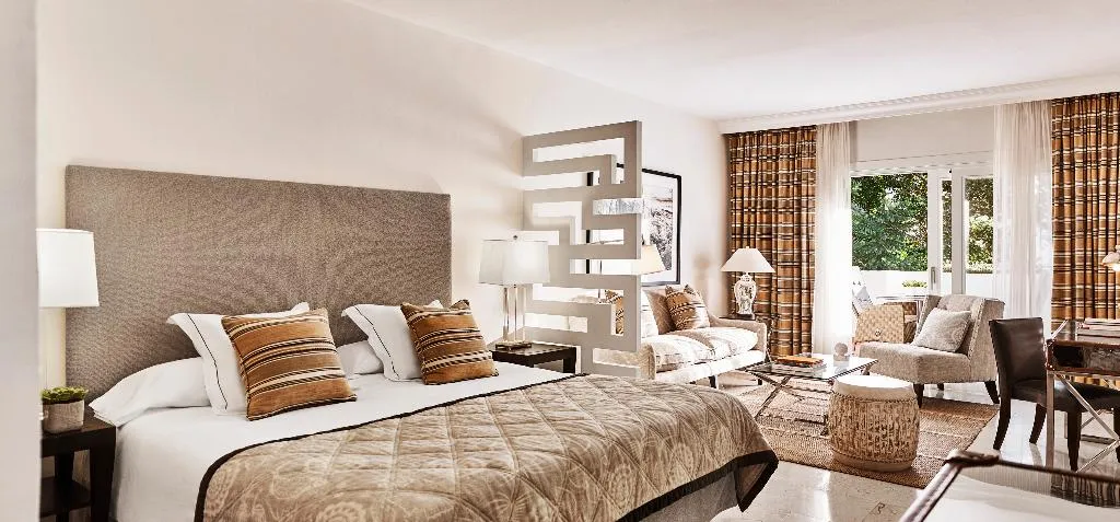 JUNIOR SUITE GRAND Room, Puente Romano Beach Resort and Spa, Costa Del Sol