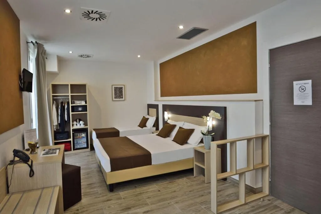 JUNIOR SUITE WITH BALCONY Room, Luxor Florence, Florence