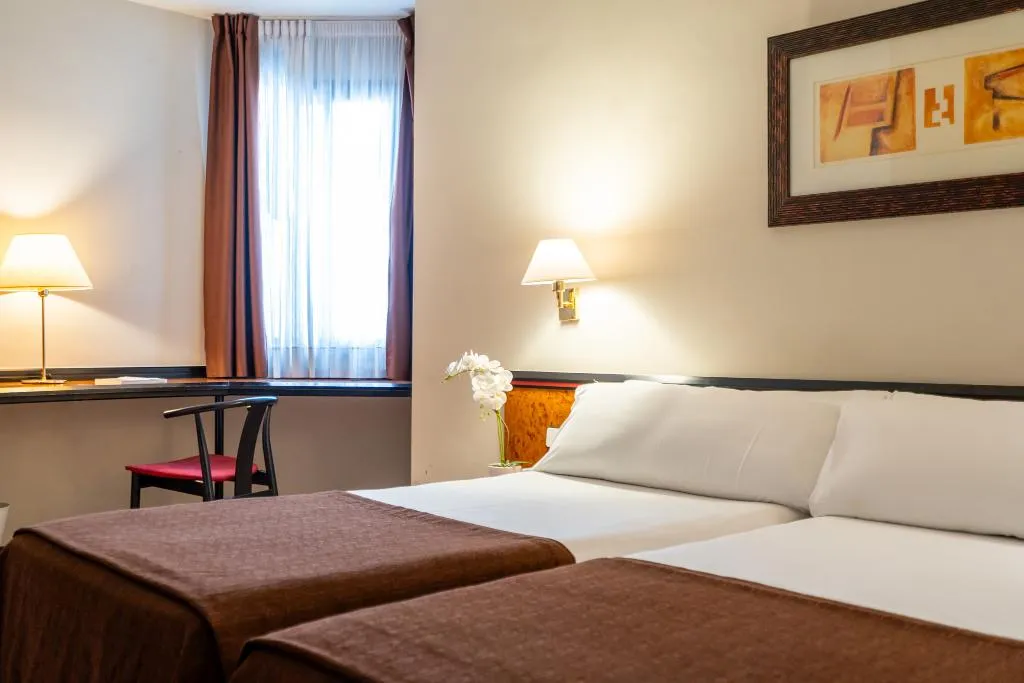 DOUBLE CAPACITY 3 Room, Glories, Barcelona