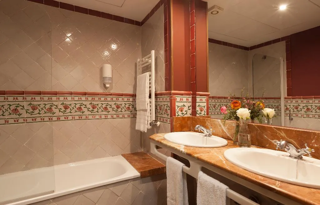 Room, Dorma Juan De Austria, Madrid
