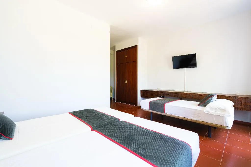 TRIPLE STANDARD Room, Hotel Las Cumbres, Andalucia