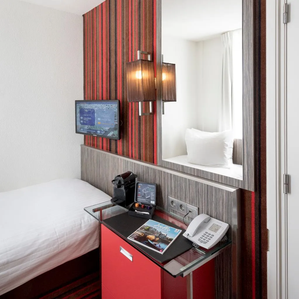 SINGLE DELUXE Room, WestCord City Centre Hotel Amsterdam, Amsterdam