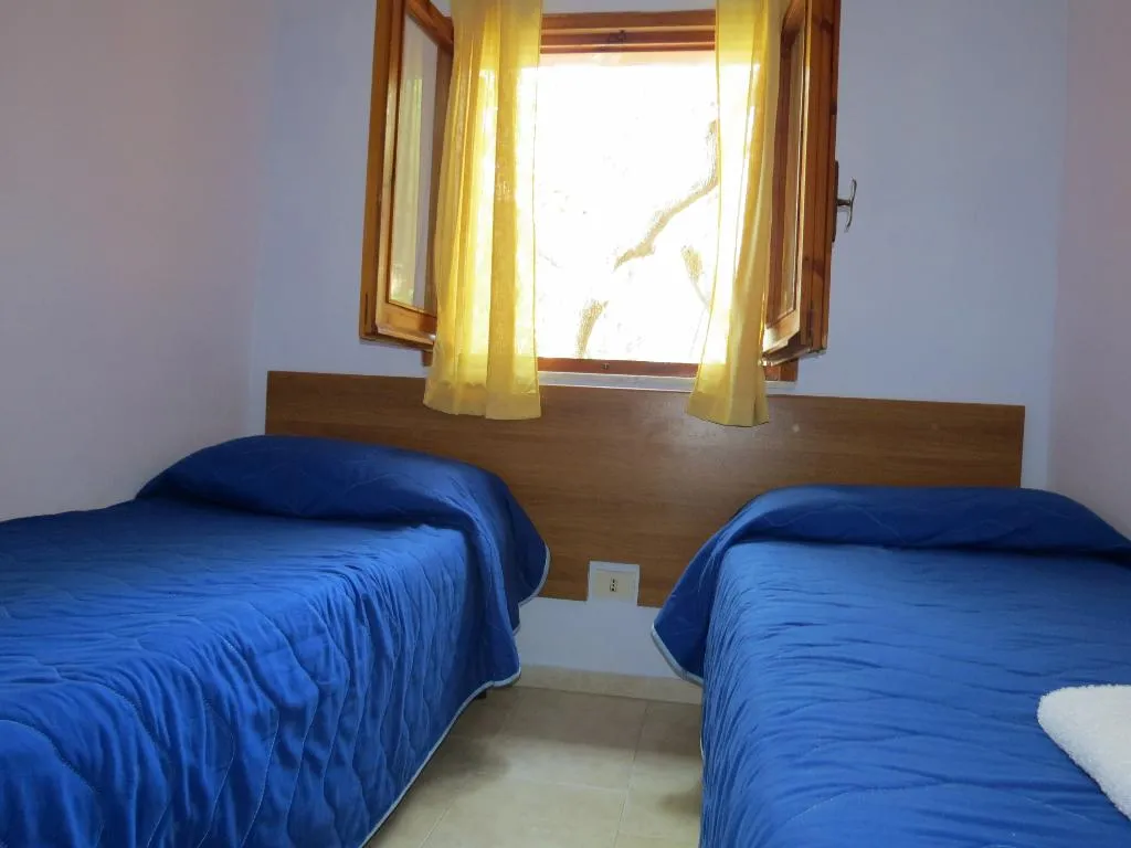 CHALET CAPACITY 4 Room, Baia Serena, Naples