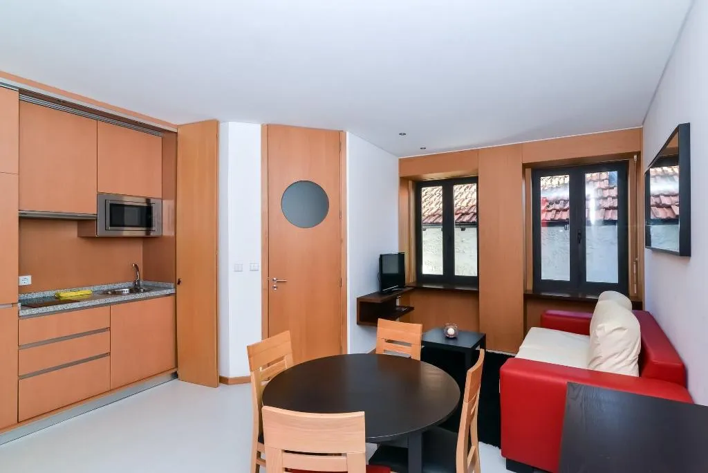 Room, Reis De Gaia, Porto