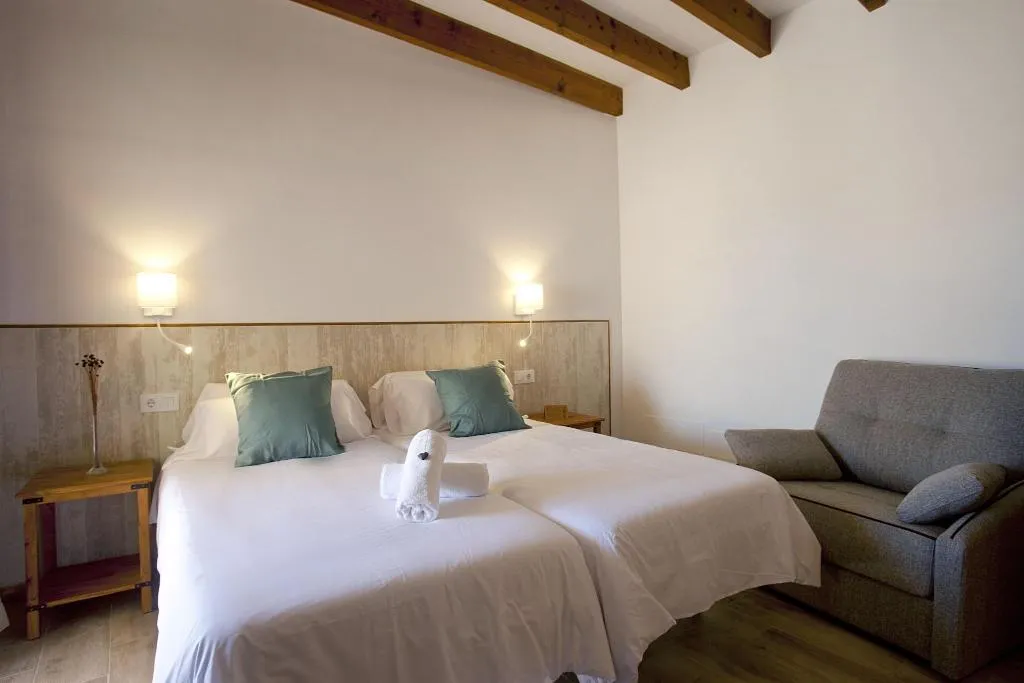 Room, Casal de Petra - Rooms & Pool, Majorca