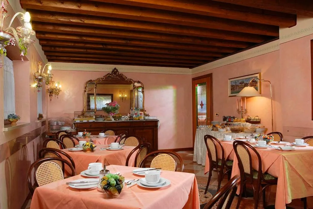 Restaurant, Hotel Antico Moro, Venice