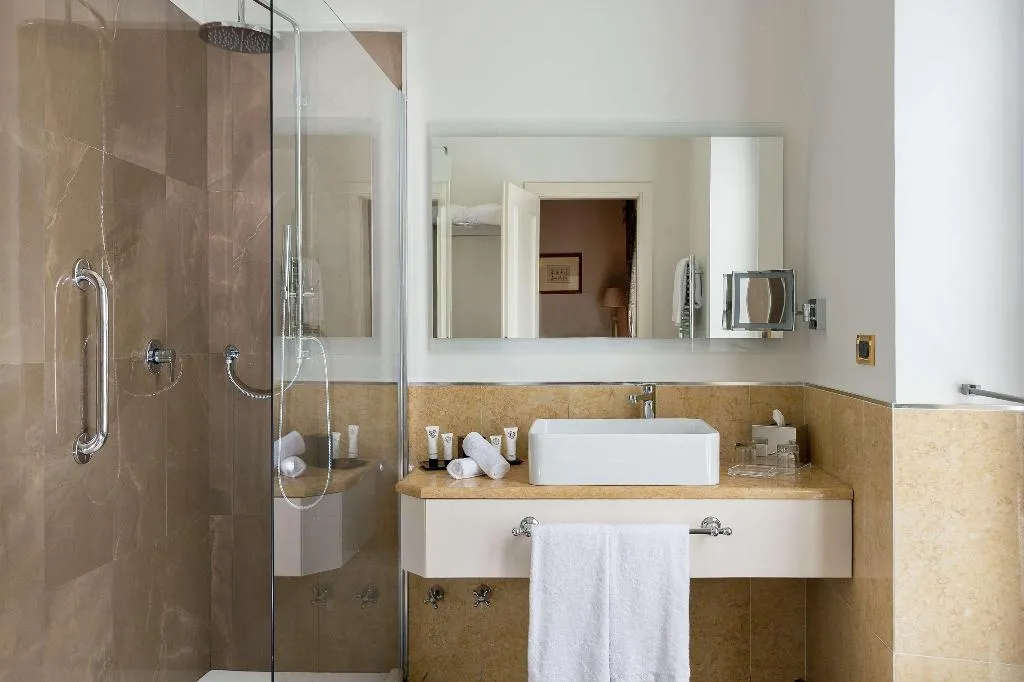 TRIPLE DELUXE Room, Grand Hotel Villa Torretta, Curio by Hilton, Milan