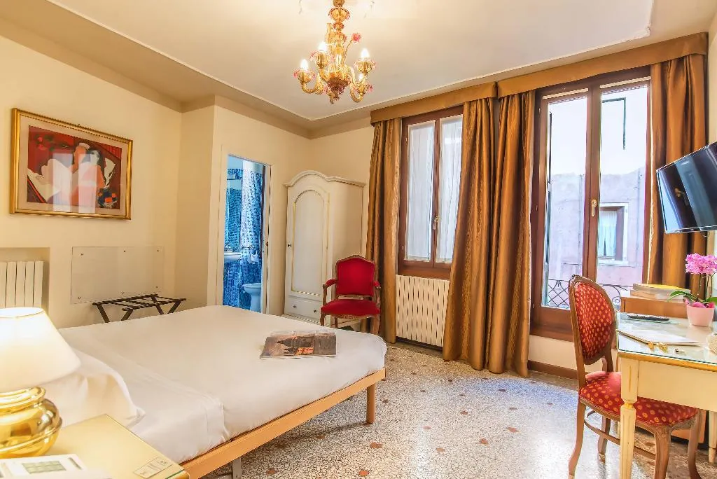 Double or Twin COMFORT Room, La Fenice et des Artistes, Venice