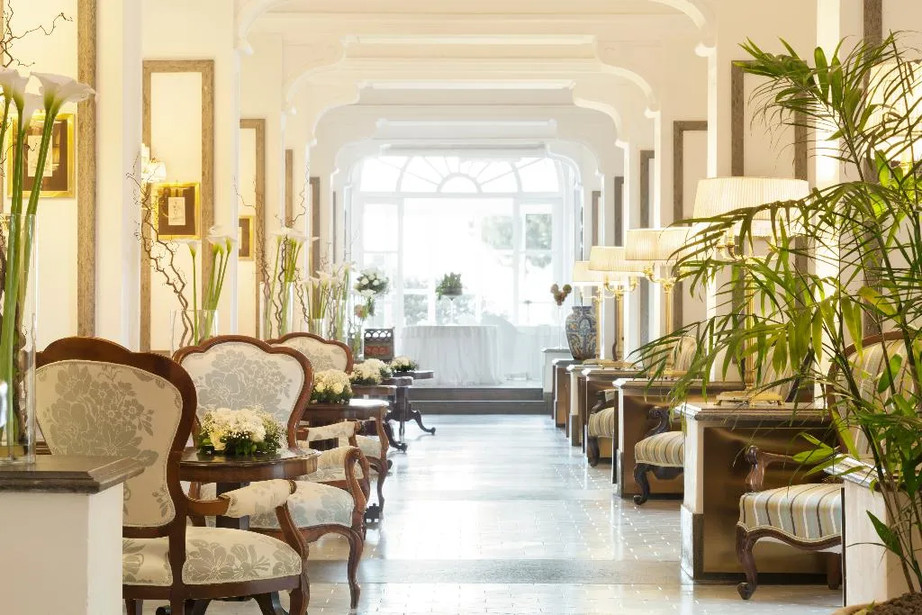 Lobby, Grand Hotel Cocumella, Naples