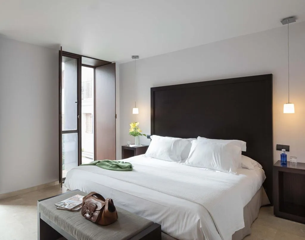 JUNIOR SUITE QUEEN SIZE BED Room, Rey Alfonso X, Seville