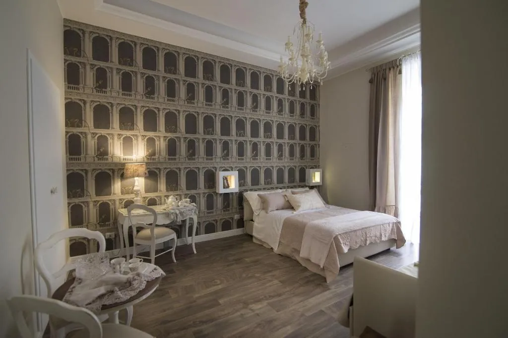 Room, Domus Deorum Deluxe, Naples