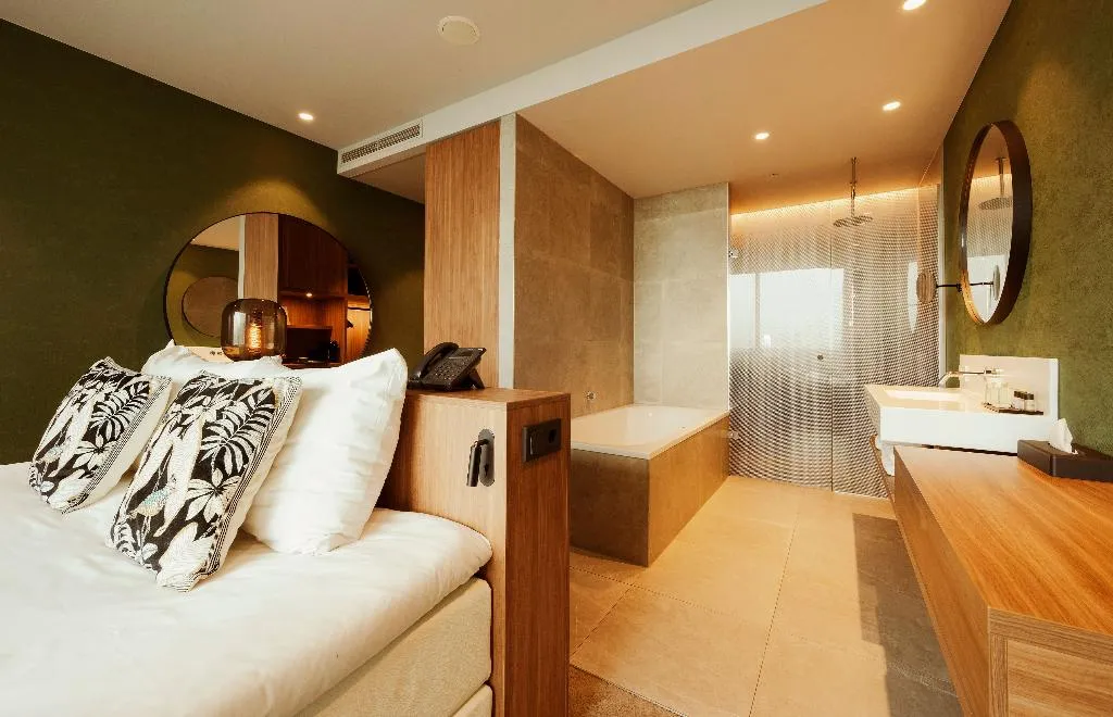 DOUBLE COMFORT Room, Van der Valk Hotel Amsterdam Zuidas, Amsterdam