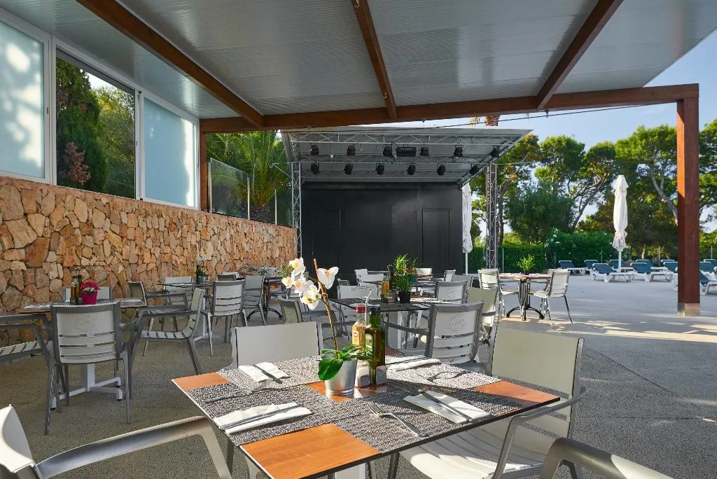 Terrace, Hotel Cala d’Or Playa, Majorca