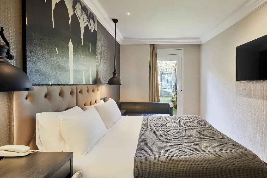 DOUBLE SUPERIOR WITH TERRACE Room, Hotel Cortes Rambla, Barcelona