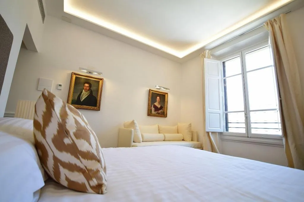 Room, Kf Deluxe B B, Florence
