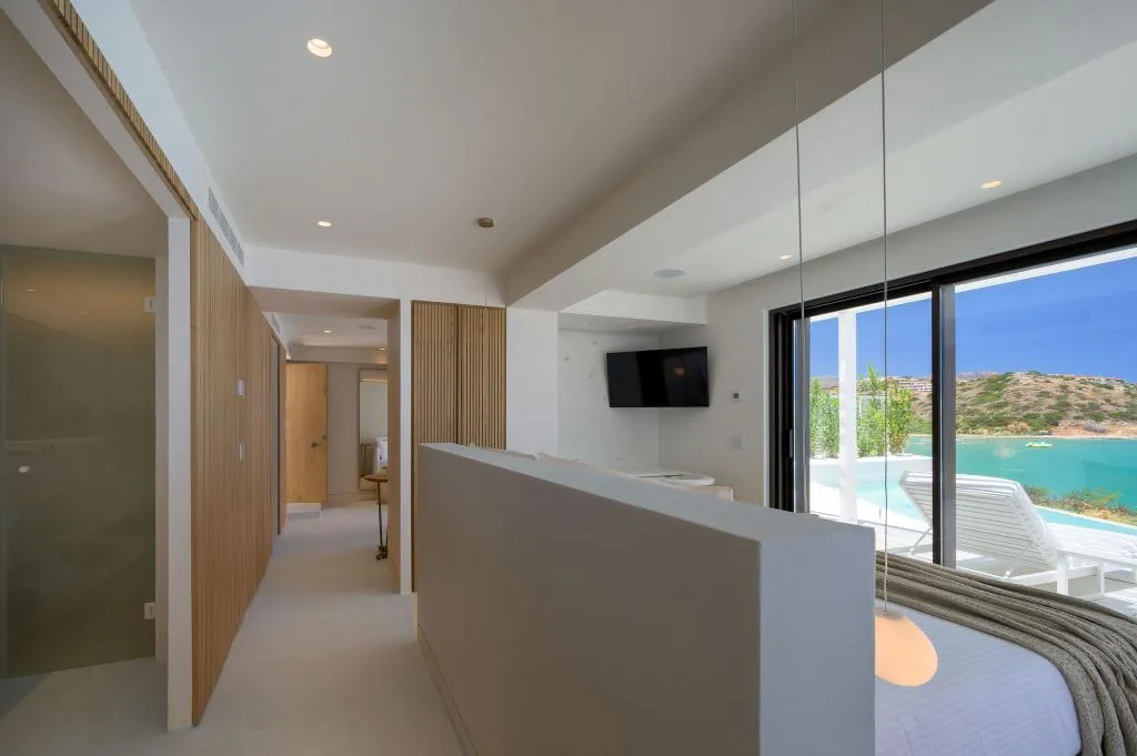 SUITE WITH PRIVATE POOL Room, The Island Concept, Crete