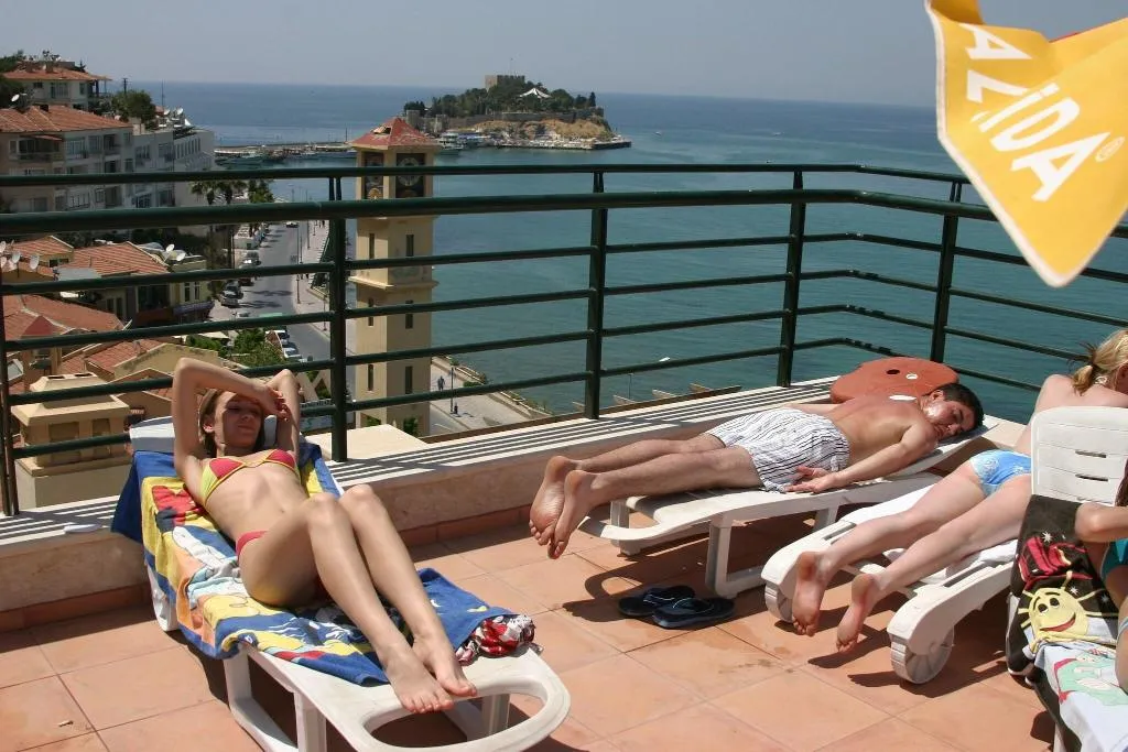 Terrace, Kayhanbey Hotel, Izmir