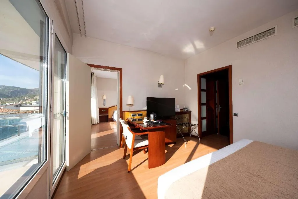 FAMILY ROOM CONNECTING ROOM Room, Best Western Hotel Mediterraneo, Barcelona
