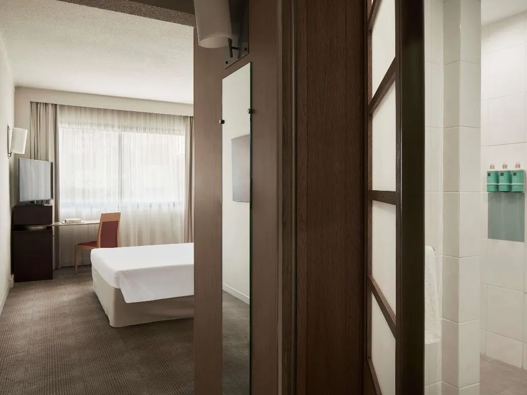 Double or Twin STANDARD Room, Novotel Athenes, Athens