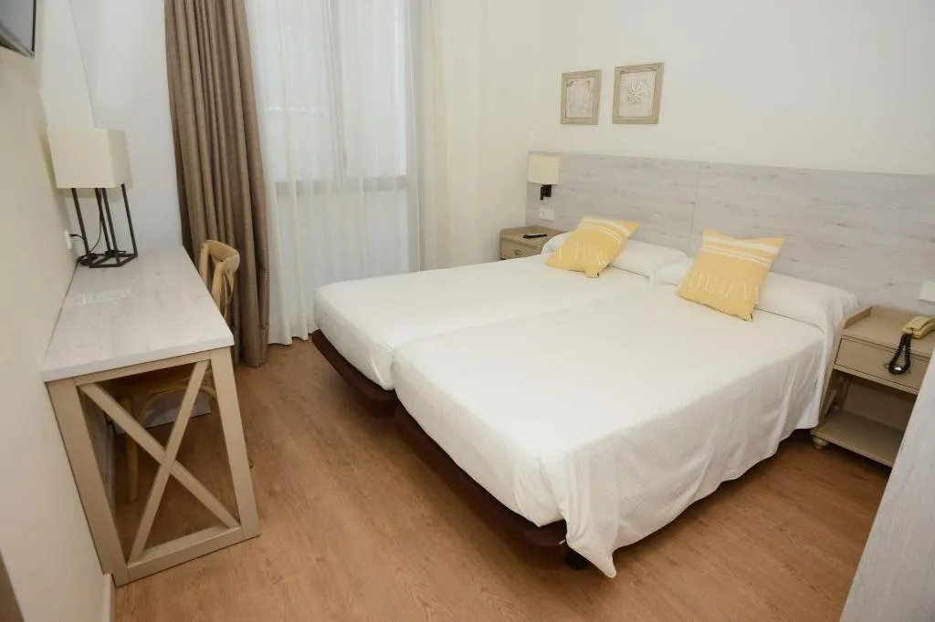 Room, Hotel L´Escala Centre, Costa Brava