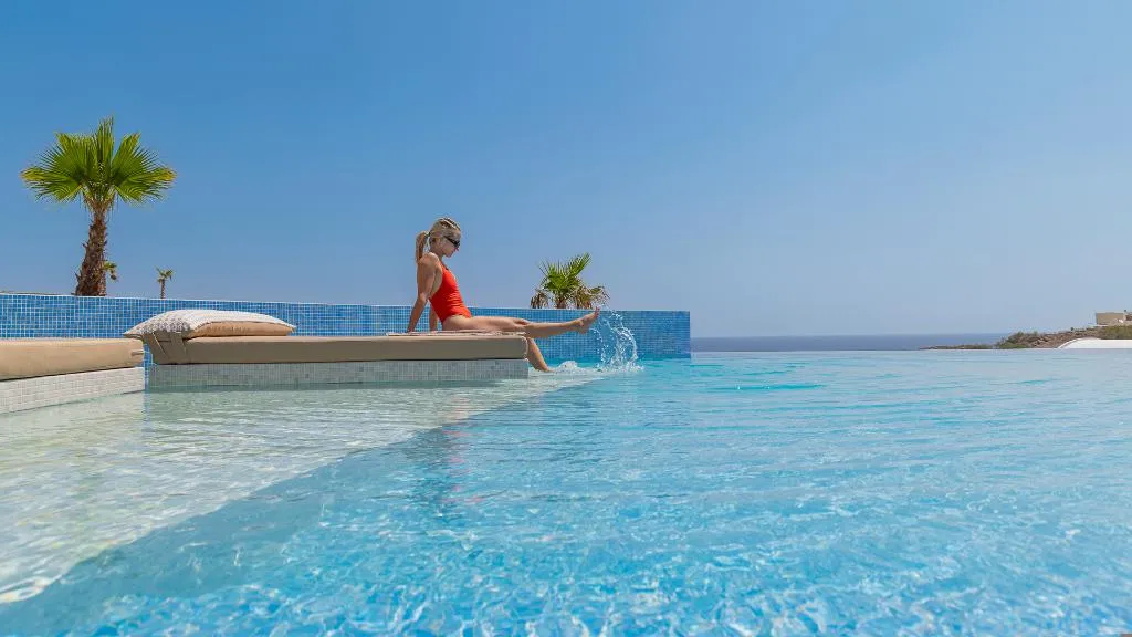 Pool, Desiterra Resort, Santorini