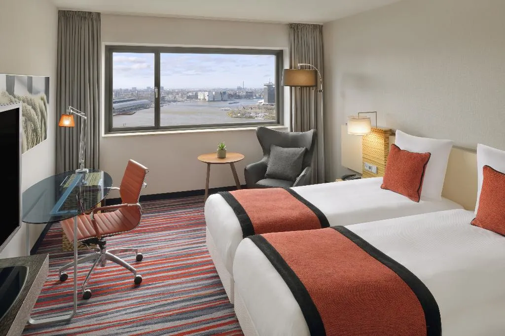 TWIN CITY VIEW TWO BEDS Room, Movenpick Hotel Amsterdam City Centre, Amsterdam