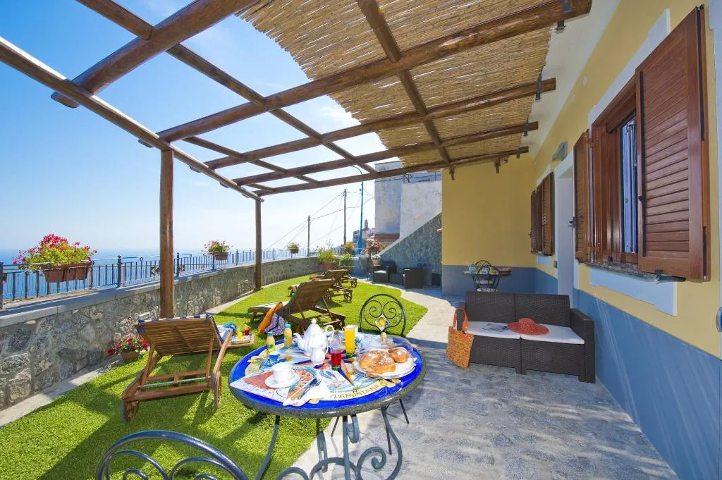 Terrace, La Mela Blu, Naples