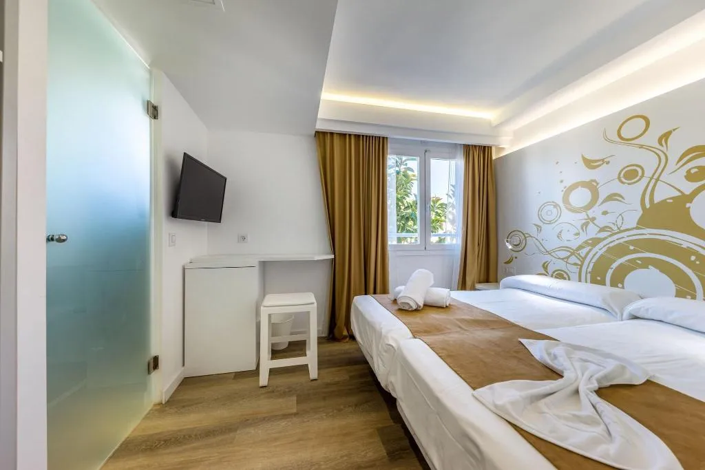 JUNIOR SUITE TWO BEDS Room, Welikehotel Triton Beach, Majorca